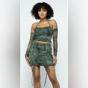 Elegant Green Lace Skirt by [Brand]